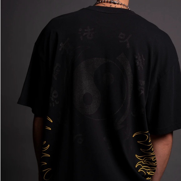 DON'T THINK, FEEL! "PREMIUM" OVERSIZED TEE IN BLACK - Picture 4 of 8